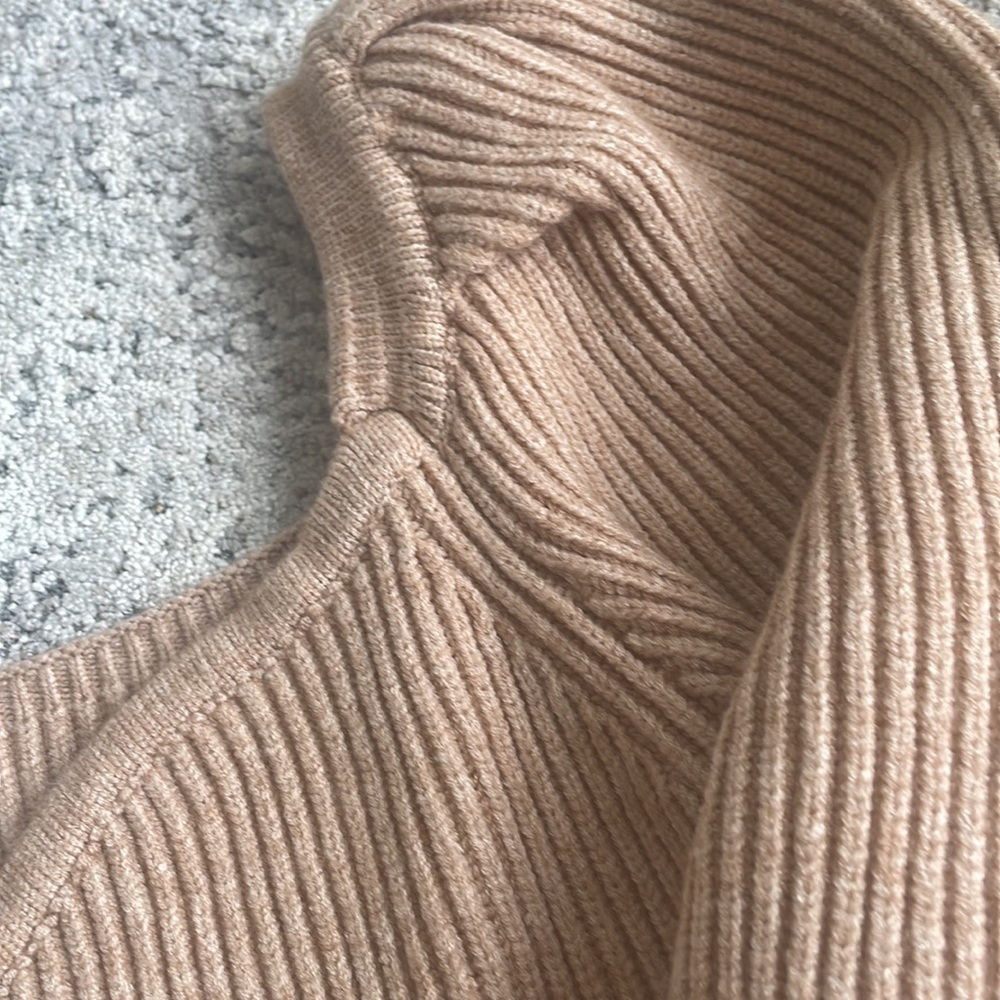 Spring is here. perfect sweater - Picture 5 of 7
